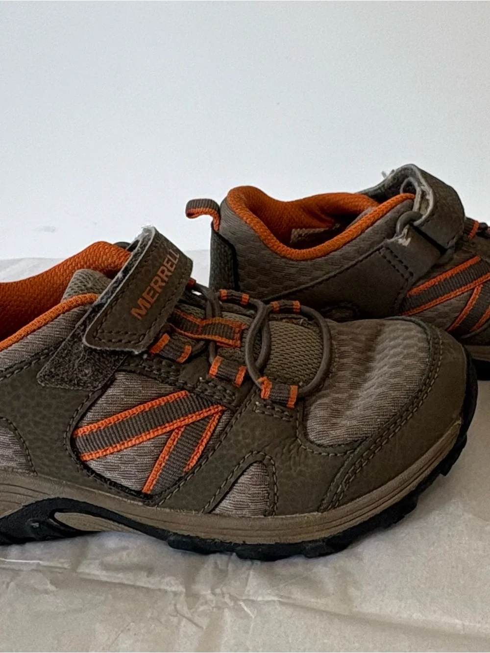 Merrell Kids Outback Low Hiking Shoes Size 11 Grey Orange Sneaker MK262024